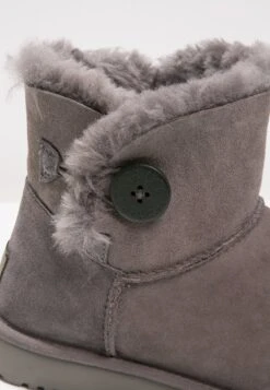 Ugg Mini Bailey Button - Botines Bajos - Grey 11 Ugg Mini Bailey Button - Botines Bajos - Grey -Ugg 04eb63774fb542ec9ef63b8f34cea427