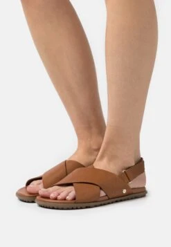 Ugg Solivan Slingback - Sandalias - Tan