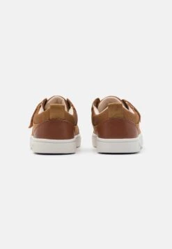 Ugg Rennon Unisex - Zapatillas - Chestnut 8 Ugg Rennon Unisex - Zapatillas - Chestnut -Ugg 357cc2fd6edf4497b587667710b39fd8