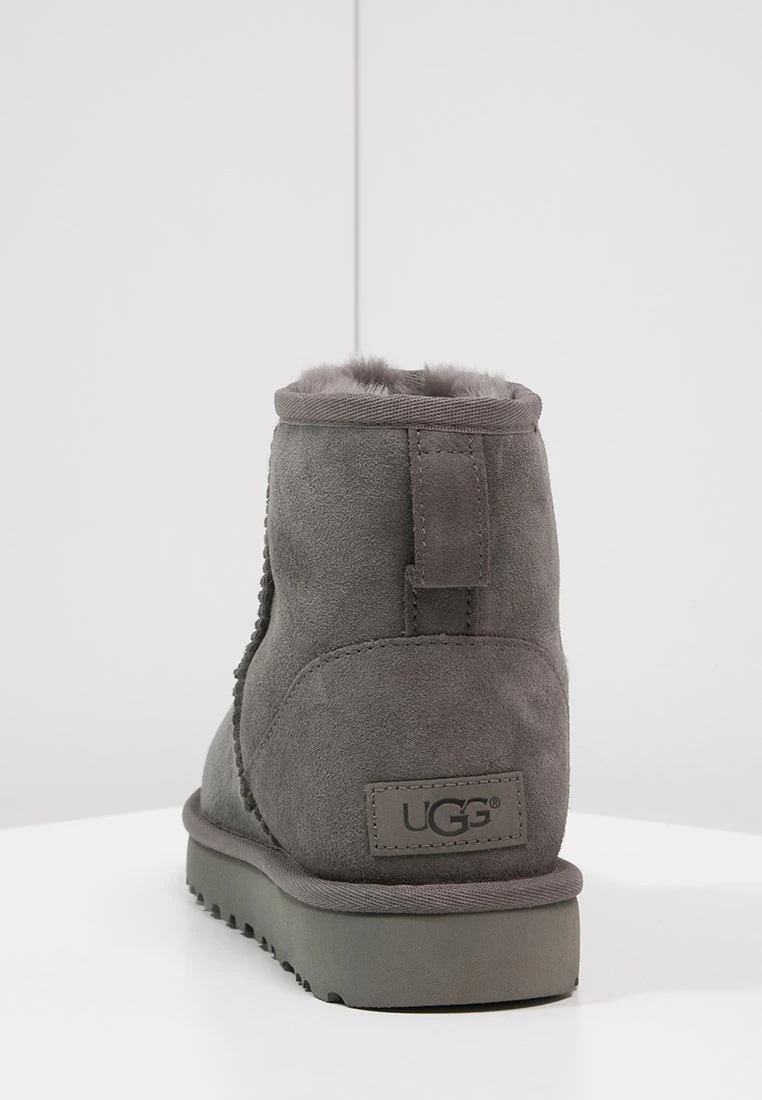 Ugg Classic Mini - Botines - Grey 5 Ugg Classic Mini - Botines - Grey - Imagen 5