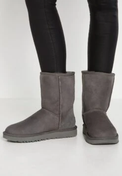 Ugg Classic Short - Botines - Grey