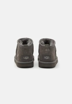Ugg Classic Ultra Mini Unisex - Botines - Grey -Ugg 4cdfcf3259974e828a29604e03b7a9fa