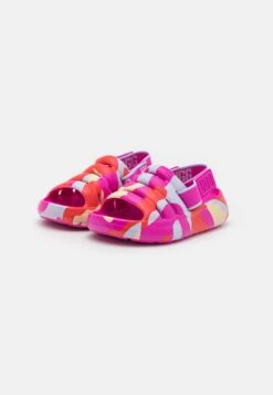 Ugg Sport Yeah Camopop - Sandalias - Dragon Fruit 8 Ugg Sport Yeah Camopop - Sandalias - Dragon Fruit -Ugg 6185020602844eab94c30ec5cd92a3bc