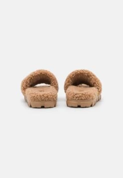 Ugg Cozetta Curly - Pantuflas - Chestnut 9 Ugg Cozetta Curly - Pantuflas - Chestnut -Ugg 7c6510eddb464ce49d69491461b04ab7