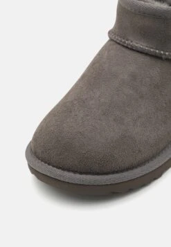 Ugg Classic Ultra Mini Unisex - Botines - Grey -Ugg 816197c9f3ab451795cf5bf05c798edd