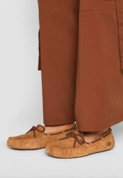 Ugg Dakota - Pantuflas - Chestnut 11 Ugg Dakota - Pantuflas - Chestnut -Ugg 89e94429d3ae4609be92b6187fcdbfce