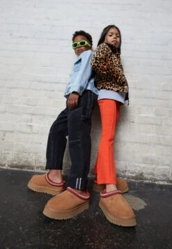 Ugg Tazz Unisex - Pantuflas - Chestnut