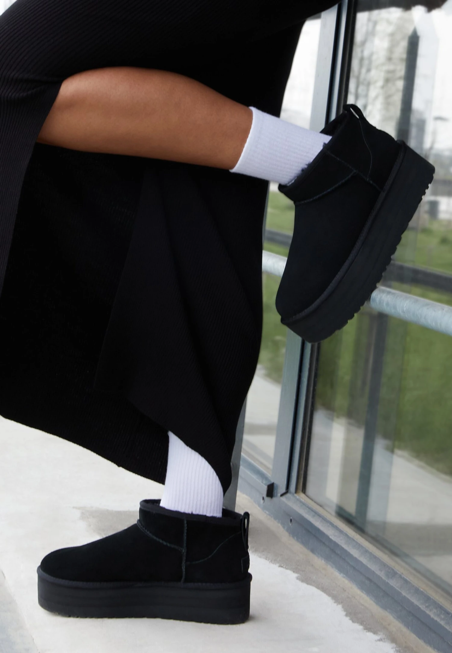 Ugg Classic Ultra Mini Platform - Botines Con Plataforma - Black 2 Ugg Classic Ultra Mini Platform - Botines Con Plataforma - Black - Imagen 2