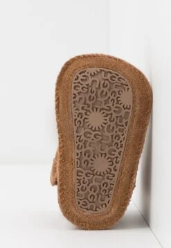 Ugg Baby Neumel & Beanie Set - Regalos Para Bebés - Chestnut -Ugg b530d51bc521458cbe51734b13e5dbe1