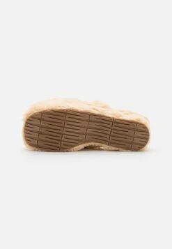 Ugg Fuzz Sugar - Sandalias - Natural 8 Ugg Fuzz Sugar - Sandalias - Natural -Ugg b6f71ab944fa422ebd4d9d30fc6fe748