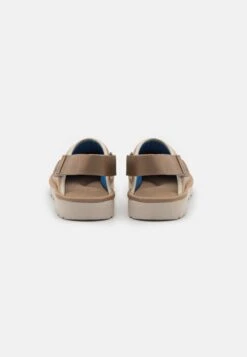 Ugg Goldencoast Clog - Sandalias Planas - Sand/Santorini -Ugg dbefc085f4b4429592d19cbf0523306f