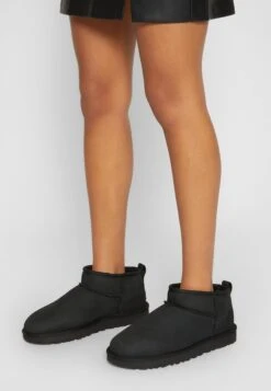 Ugg Classic Ultra - Botines Bajos - Black -Ugg de498aa2736e4f36b63fd5ecd886217b